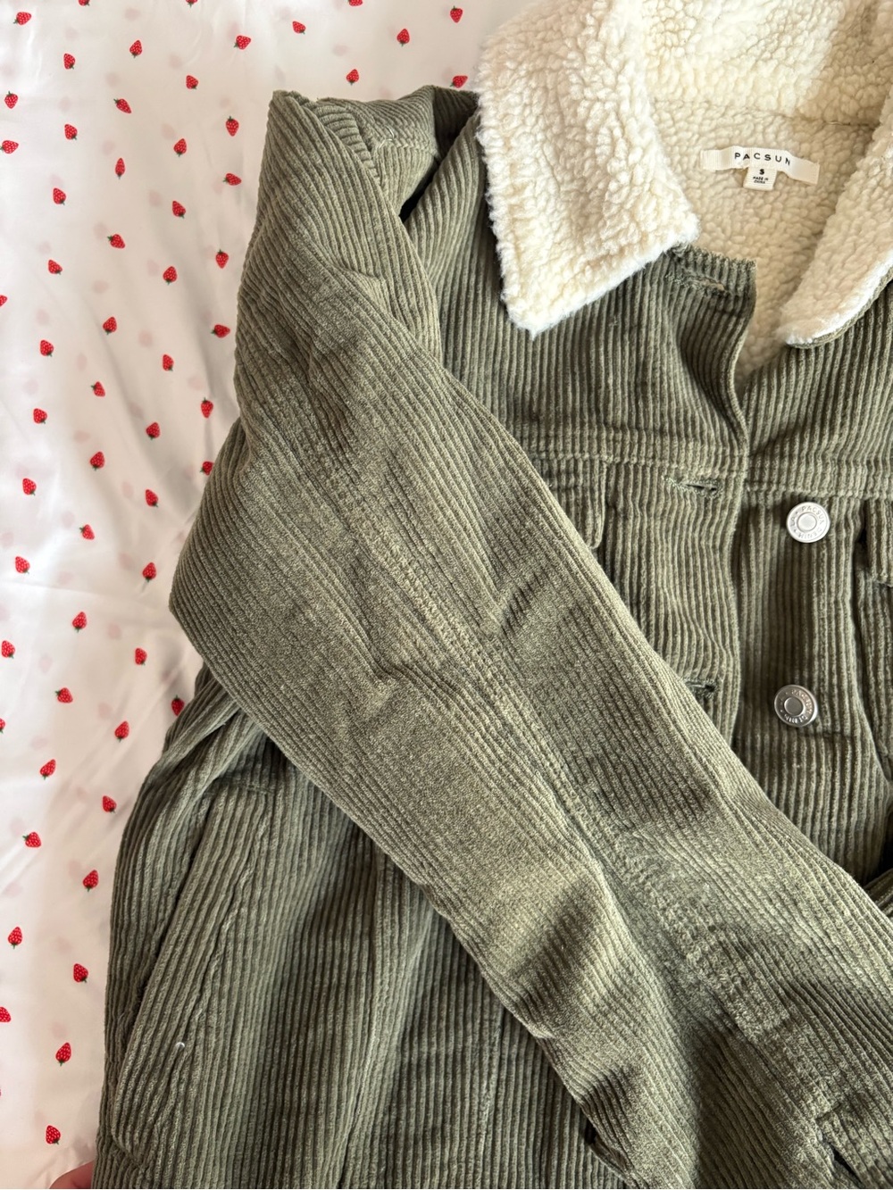 PacSun Olive Green Corduroy Jacket with Cream Sherpa Lining - Picture 3 of 5
